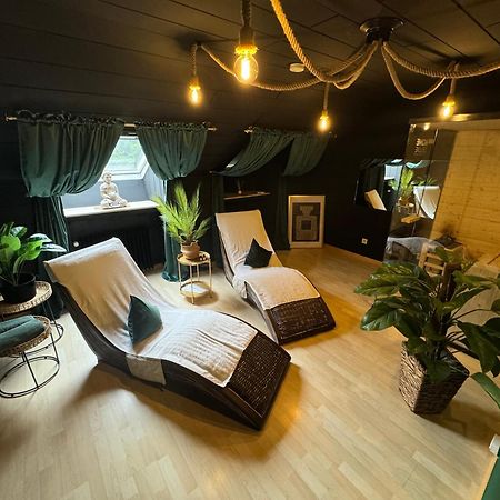 Erwachsenenhotel Bdsm Apartment Hotel Emotion Apartments Mit Privater Sauna فولثو المظهر الخارجي الصورة