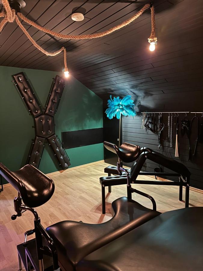 Erwachsenenhotel Bdsm Apartment Hotel Emotion Apartments Mit Privater Sauna فولثو المظهر الخارجي الصورة