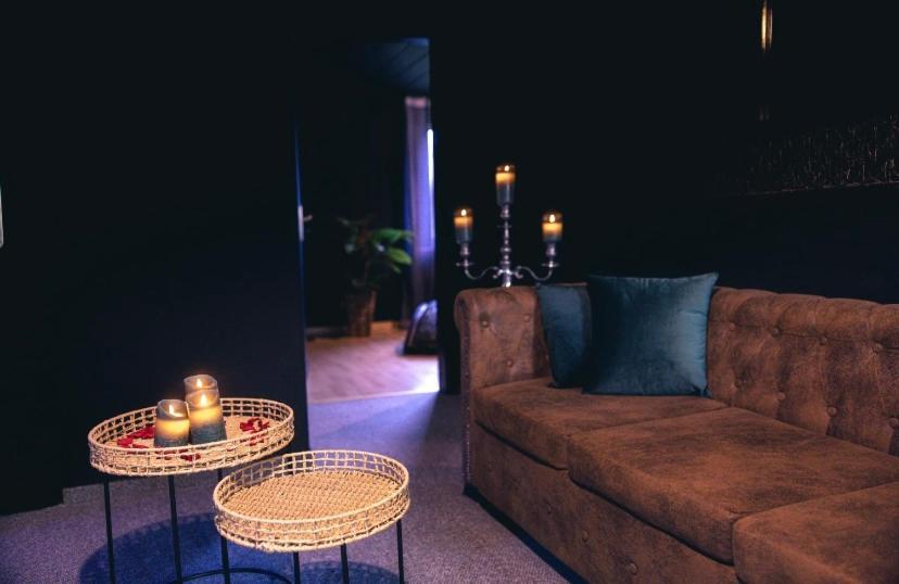 Erwachsenenhotel Bdsm Apartment Hotel Emotion Apartments Mit Privater Sauna فولثو المظهر الخارجي الصورة